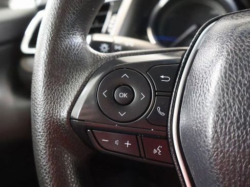 Used 2018 Toyota Camry LE FWD image 18