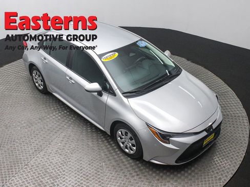 Used 2024 Toyota Corolla LE image 3