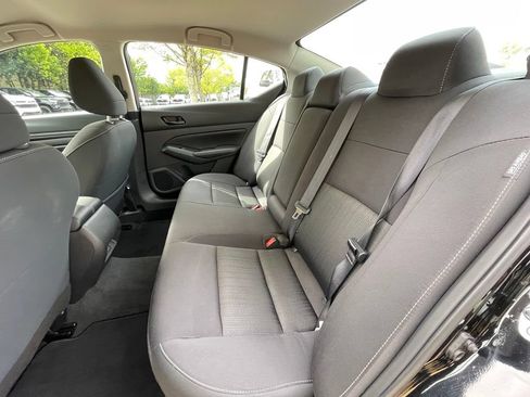 Used 2025 Nissan Altima 2.5 SV FWD image 25