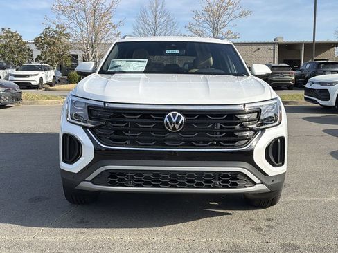 New 2026 Volkswagen Atlas Cross Sport SE FWD image 8