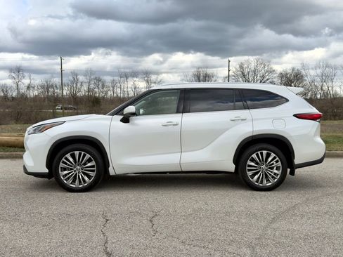 Used 2021 Toyota Highlander Platinum AWD/4WD image 48