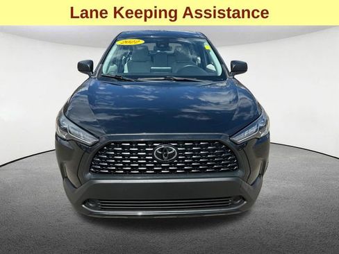 Certified 2022 Toyota Corolla Cross L AWD/4WD image 4