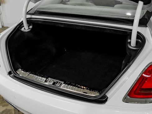 Used 2016 Rolls-Royce Wraith RWD image 42