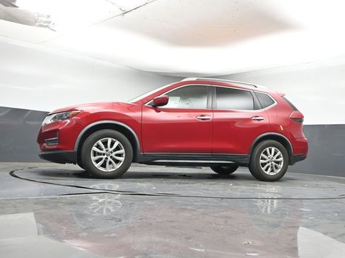 Used 2017 Nissan Rogue SV image 10