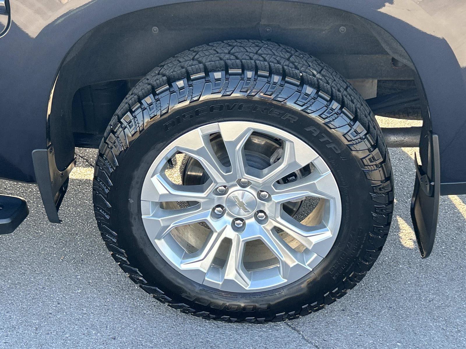 Used 2024 Chevrolet Silverado 1500 LTZ AWD/4WD image 19