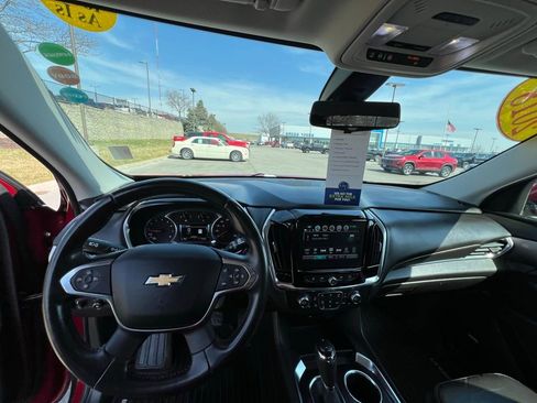 Used 2018 Chevrolet Traverse LT image 39