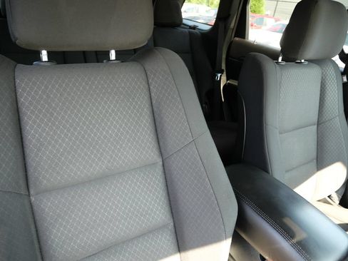 Used 2018 Jeep Grand Cherokee Laredo AWD/4WD image 18