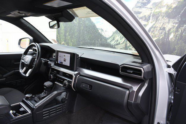 Used 2025 Toyota 4Runner SR5 AWD/4WD image 24