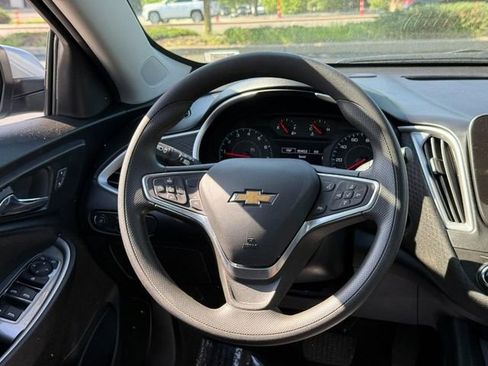 Used 2023 Chevrolet Malibu LT FWD image 13