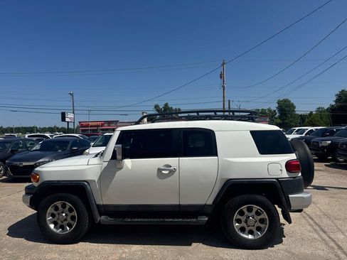 Used 2012 Toyota FJ Cruiser 2WD w/ Convenience Pkg image 19