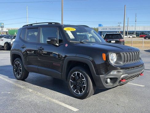 Used 2023 Jeep Renegade Trailhawk image 7