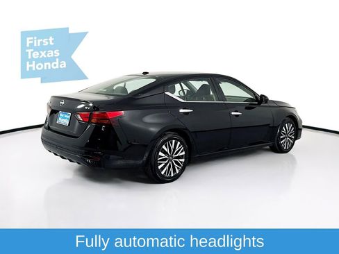 Used 2024 Nissan Altima 2.5 SV image 7