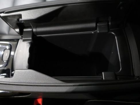 Used 2023 Buick Envision Essence image 29