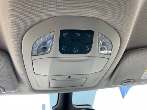 Used 2023 Chrysler Pacifica Touring-L FWD image 42