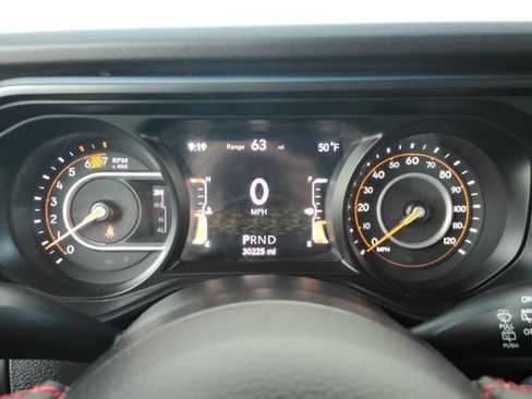 Used 2024 Jeep Wrangler Unlimited Rubicon AWD/4WD image 35
