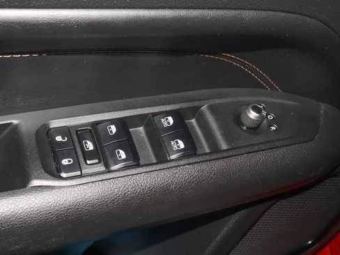 Used 2023 Jeep Compass Limited image 17