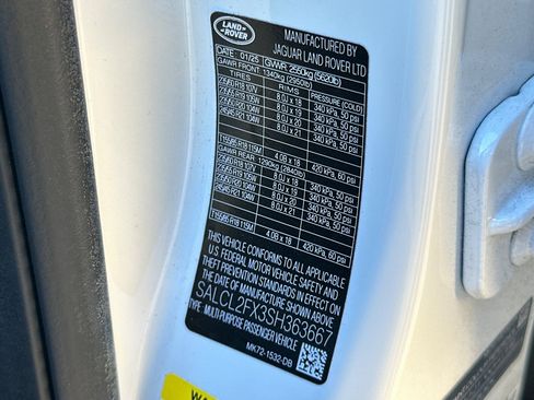 Certified 2025 Land Rover Discovery Sport Dynamic SE image 35