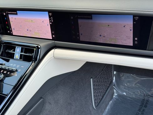 Used 2025 Porsche Panamera GTS AWD/4WD image 37