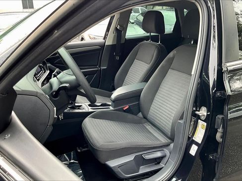 Used 2022 Volkswagen Jetta S image 9