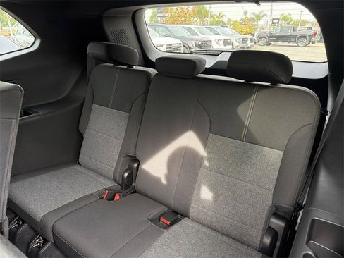 Used 2025 GMC Acadia Elevation image 27