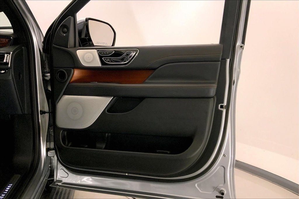 Used 2023 Lincoln Navigator L Black Label AWD/4WD image 25