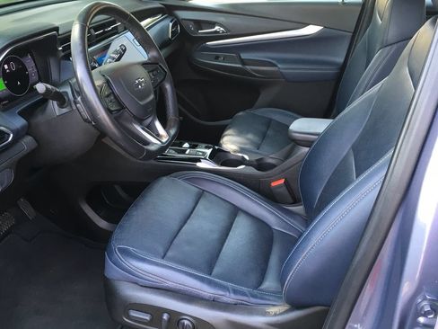 Used 2022 Chevrolet Bolt EUV Premier w/ Sun & Sound Package FWD image 19