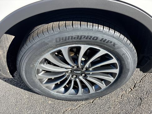 Certified 2022 Lincoln Aviator Reserve w/ Equipment Group 201A image 10