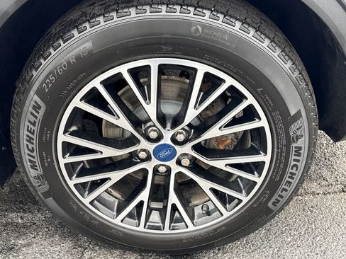 Used 2022 Ford Escape SE image 12