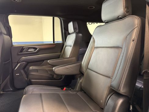 Used 2025 GMC Yukon XL Denali image 24