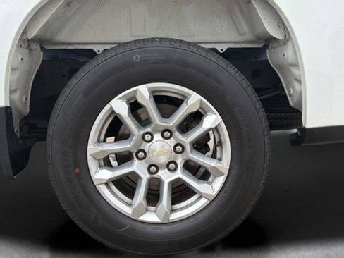 Used 2022 Chevrolet Silverado 1500 LT AWD/4WD image 42