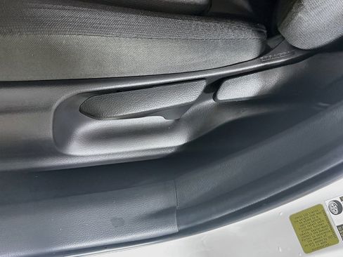 Used 2022 Toyota Corolla LE FWD image 22