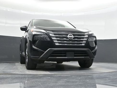 Used 2024 Nissan Rogue S image 45