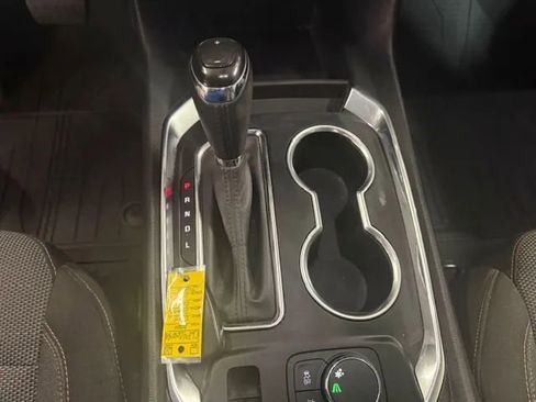 Used 2020 Chevrolet Traverse LT FWD image 16