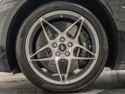 Used 2011 Ferrari California image 10