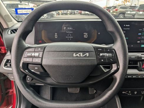 Used 2025 Kia K4 LXS image 17