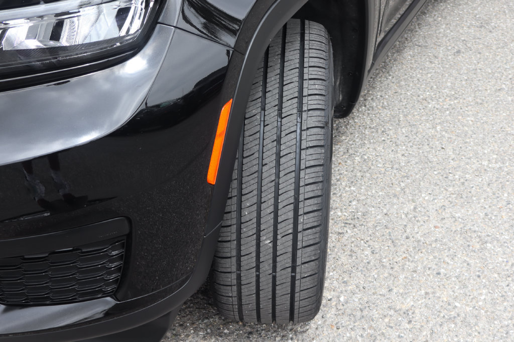 Used 2024 Jeep Grand Cherokee L Altitude AWD/4WD image 50