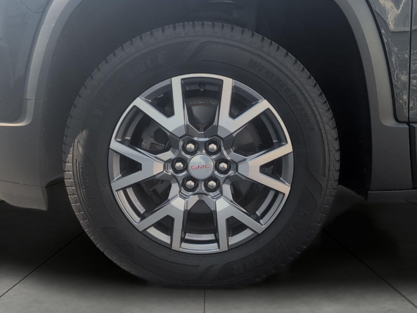 Used 2023 GMC Acadia SLT AWD/4WD image 3
