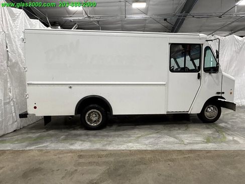 Used 2014 Ford E-350 and Econoline 350 Super Duty w/ A/C Prep Package image 14