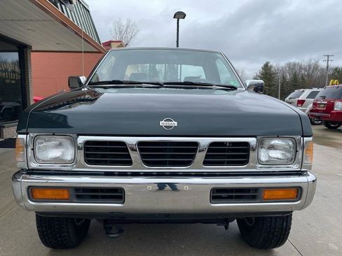 Used 1994 Nissan Pickup XE image 5