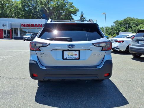 Used 2024 Subaru Outback Premium AWD/4WD image 6