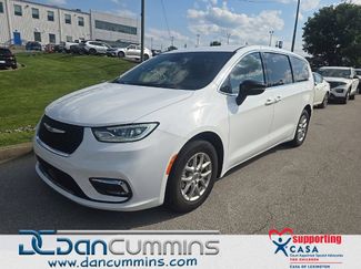 Used 2025 Chrysler Pacifica Select FWD video 1