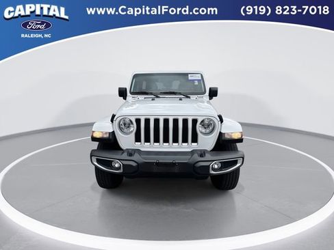 Used 2022 Jeep Wrangler Unlimited Sahara image 3