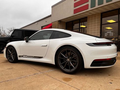 Used 2024 Porsche 911 Carrera T image 3