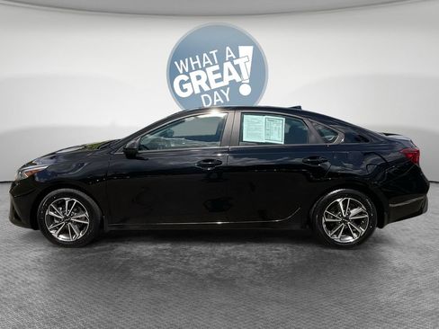 Used 2023 Kia Forte LXS FWD image 7