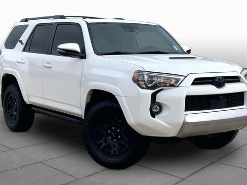 Used 2022 Toyota 4Runner TRD Off-Road Premium AWD/4WD image 3