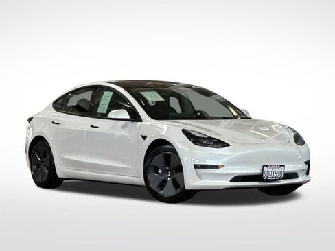 Used 2022 Tesla Model 3 Long Range AWD/4WD image 2