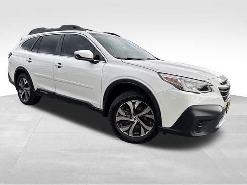 Used 2022 Subaru Outback Limited image 1