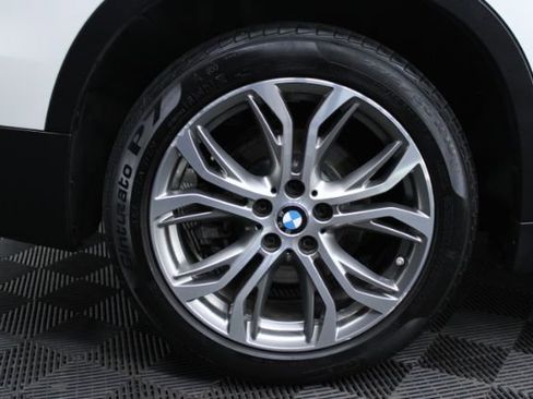 Used 2017 BMW X1 xDrive28i image 4