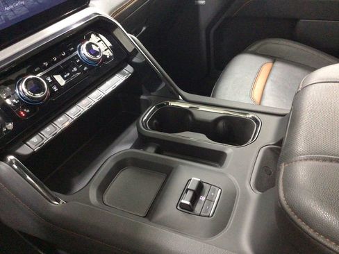 Used 2024 GMC Sierra 2500 AT4 w/ AT4 Premium Plus Package image 15