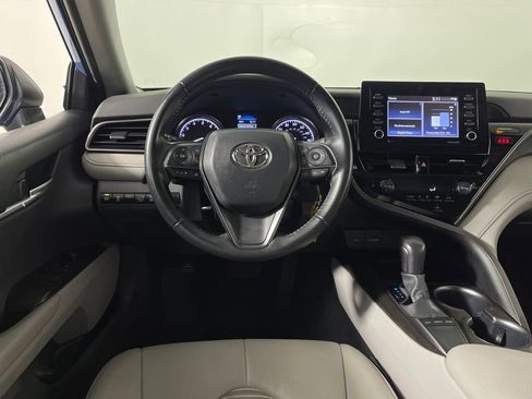 Used 2023 Toyota Camry SE image 16